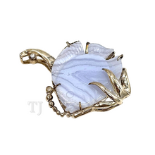 Загрузить изображение в средство просмотра галереи, Blue Lace Agate Fish Figure Brooch in sterling silver setting
