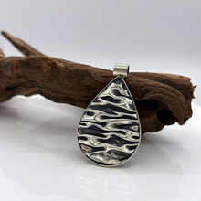 Load image into Gallery viewer, Silk Wave Pendant
