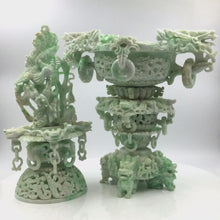 在图库查看器中加载和播放视频，360 video of Antique designed Jade incense burner
