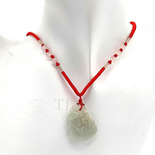 Cargar imagen en el visor de la galería, Burmese Jade Figure Pendant with red silk string with small jade beads
