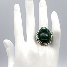 Загрузить изображение в средство просмотра галереи, Silver coated malachite Ring
