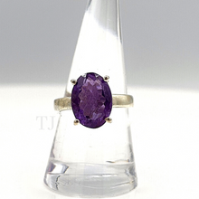 Cargar imagen en el visor de la galería, Amethyst Oval faceted ring in sterling silver
