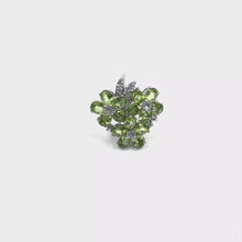 Cargar y reproducir el video en el visor de la galería, Peridot Triple Floral with Diamonique Ring in Sterling Silver
