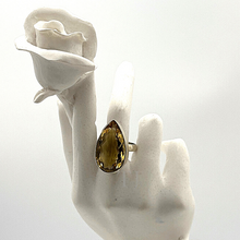 Load image into Gallery viewer, Tear drop citrine ring
