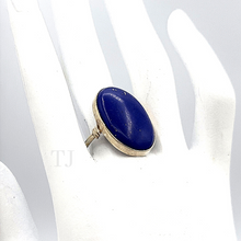 Cargar imagen en el visor de la galería, Lapis Lazuli Ring in sterling silver
