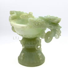 将图片加载到图库查看器，Hetian Jade Incense burner (Ming Dynasty)
