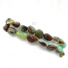 Cargar imagen en el visor de la galería, Chrysoprase nuggets bracelet with elastic string
