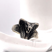 Load image into Gallery viewer, Cobra head ring in sterling silver
