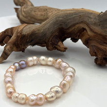 Загрузить изображение в средство просмотра галереи, Fresh Water Pearl Stretchy Bracelet
