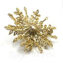 Cargar imagen en el visor de la galería, Floral kanote pearl brooch
