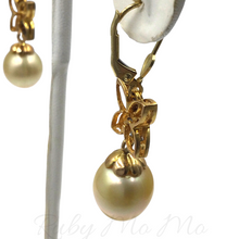 Load image into Gallery viewer, Pearl with single flower dangling earrings
