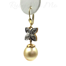 Load image into Gallery viewer, Pearl with single flower dangling earrings
