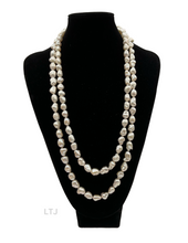 Cargar imagen en el visor de la galería, Potato Pearl Long Necklace
