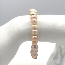 Загрузить изображение в средство просмотра галереи, Fresh Water Pearl Stretchy Bracelet
