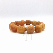 Cargar imagen en el visor de la galería, Burmese Yellow Jade Bracelet with elastic string
