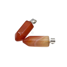 Cargar imagen en el visor de la galería, Carnelian Obelisk Pendant
