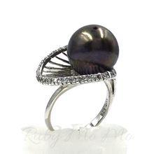 Load image into Gallery viewer, pearl spiral setting ring in sterling silver
