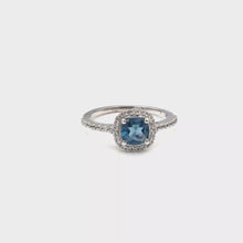 Загружайте и воспроизводите видео в средстве просмотра галереи London Topaz with Diamonique Ring in Sterling Silver
