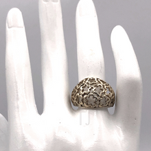 Load image into Gallery viewer, Floral kanote sterling silver ring
