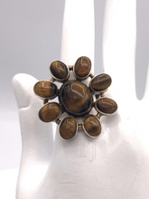 Cargar imagen en el visor de la galería, Yellow Tiger&#39;s Eye Ring in flower shape
