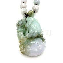 Load image into Gallery viewer, Knotted Jadeite Necklace with pendant
