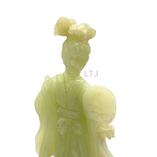 将图片加载到图库查看器，Hetian Jade sculpture 
