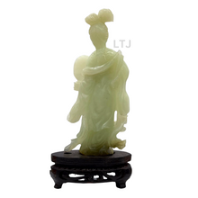 将图片加载到图库查看器，Hetian Jade sculpture 
