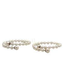 Load image into Gallery viewer, Natural Fresh Water Pearl swirl wired bracelet
