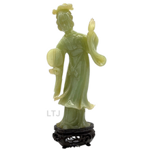 将图片加载到图库查看器，Hetian Jade carving from Qing Dynasty 
