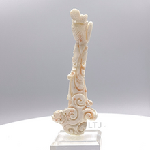 Load image into Gallery viewer, Coral sculpture from republic period
