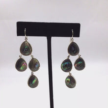 Загружайте и воспроизводите видео в средстве просмотра галереи Mother of Pearl Oval Shape Hanging Earrings in Sterling Silver
