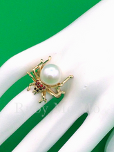 Cargar imagen en el visor de la galería, Freshwater Pearl Spider Ring in Sterling Silver (Gold Coated)
