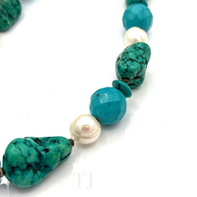 Cargar imagen en el visor de la galería, Turquoise and pearl necklace in sterling silver
