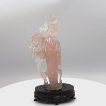 Cargar y reproducir el video en el visor de la galería, Rose Quartz Carving from Qing Dynasty
