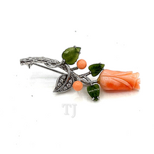 Cargar imagen en el visor de la galería, Angel skin rose brooch made with Italian Coral in sterling silver material
