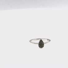 Загружайте и воспроизводите видео в средстве просмотра галереи Fancy Diamond Tear Drop Ring in Sterling Silver
