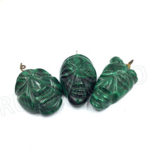 Cargar imagen en el visor de la galería, Hand-Carved Malachite Face Mask figurines
