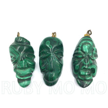 Cargar imagen en el visor de la galería, Hand-Carved Malachite Face Mask figurines
