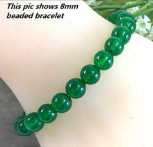 将图片加载到图库查看器，Dyed Jade bead bracelet, 8 mm bead size, on a doll&#39;s hand]
