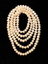 Cargar imagen en el visor de la galería, Round Pearl Long Necklace
