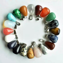 将图片加载到图库查看器，A bunch of Gemstones Pear shaped pendants
