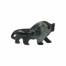 Cargar imagen en el visor de la galería, Hand-Carved Burmese Jade Lion Statue
