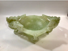 将图片加载到图库查看器，Hetian Jade Incense Burner (Qing Dynasty)
