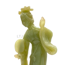 将图片加载到图库查看器，Hetian Jade carving from Qing Dynasty 
