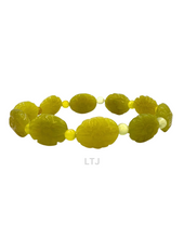 Cargar imagen en el visor de la galería, Natural gemstone carved bead bracelet (16mm)
