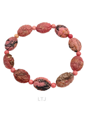 Cargar imagen en el visor de la galería, Rhodonite Carved bead bracelet
