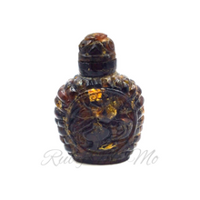 Загрузить изображение в средство просмотра галереи, A Hand-Carved Snuff Bottle with Basket Weave Design
