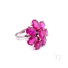 Cargar imagen en el visor de la galería, Ruby Flower Ring in Stelring Silver
