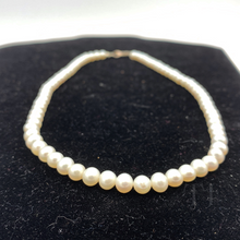 Cargar imagen en el visor de la galería, Cultural Freshwater Pearl Necklace in Sterling Silver (A quality)
