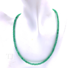 Загрузить изображение в средство просмотра галереи, Aventurine faceted chip necklace with sterling silver lobster clasp
